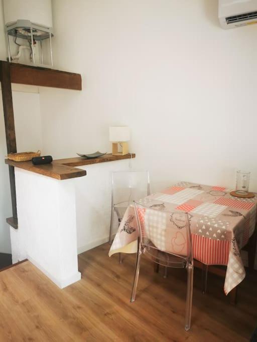 Appartement Avec Terrasse Saint-Martin-de-Brômes Kültér fotó